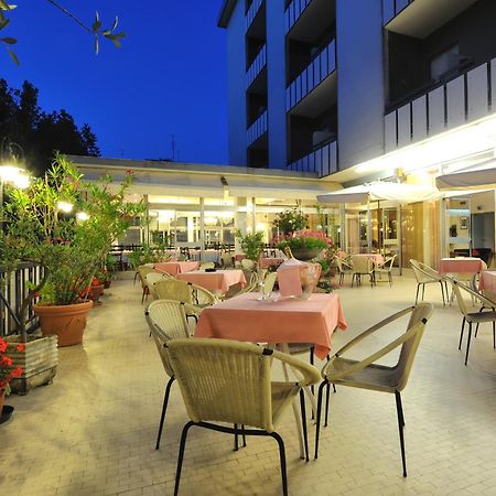 Hotel Miramare Et De La Ville Rimini Kültér fotó