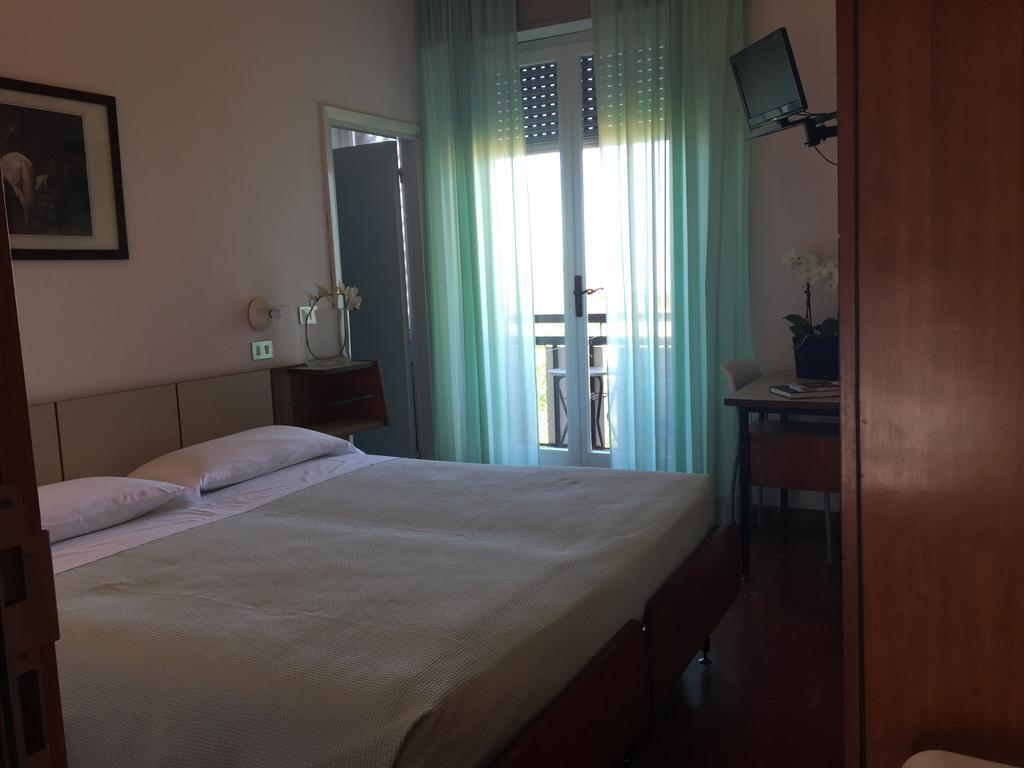Hotel Miramare Et De La Ville Rimini Kültér fotó