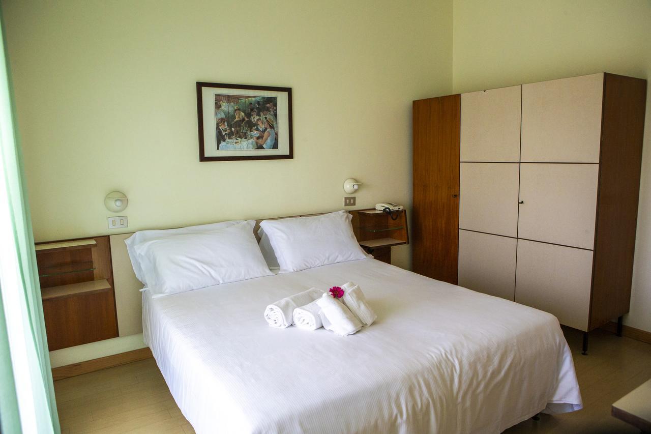 Hotel Miramare Et De La Ville Rimini Kültér fotó