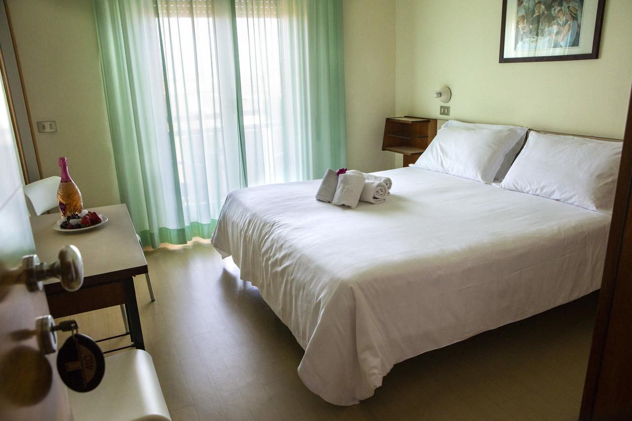 Hotel Miramare Et De La Ville Rimini Kültér fotó